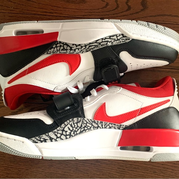 Nike Air Jordan Legacy 312 Low Basketball Shoes - Picture 3 of 9